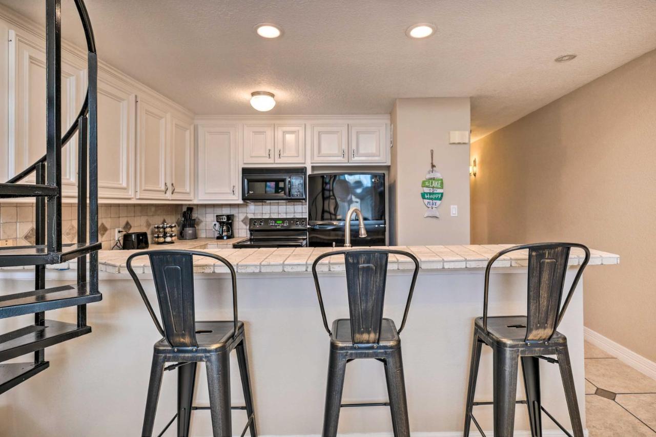 Idyllic Montgomery Condo With Pool And Lake View! 외부 사진
