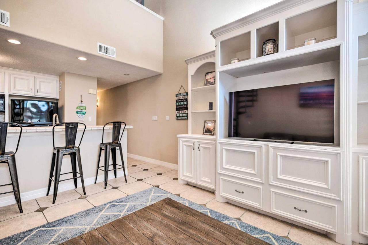 Idyllic Montgomery Condo With Pool And Lake View! 외부 사진