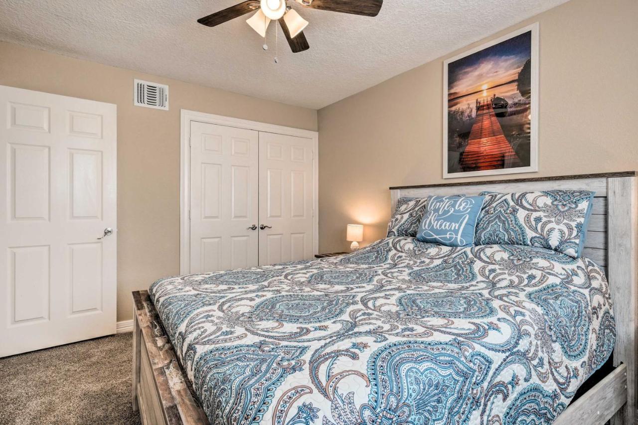 Idyllic Montgomery Condo With Pool And Lake View! 외부 사진